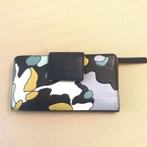 FOSSIL RFID BLUE FLORAL EMBOSSED LEATHER-WALLET